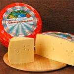 Сыр твердый сычужный „Костромской” 45% жира.